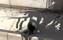 Εισβολή του Ρουβίκωνα στο ΣτΕ με μπογιές - Σπασμένα τζάμια και φθορές ο απολογισμός της επίθεσης [photos] - Φωτογραφία 2
