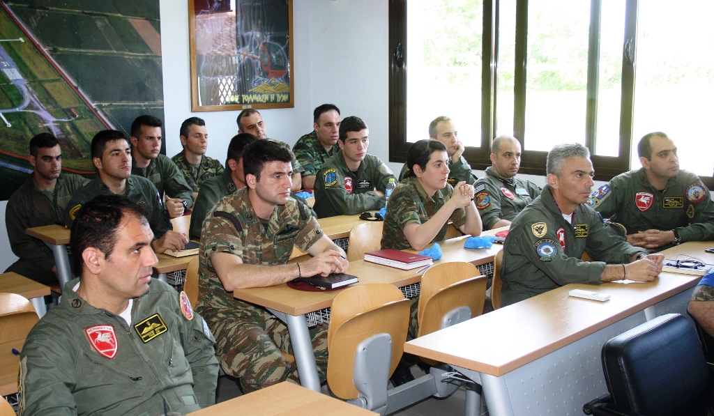 Εκπαίδευση στις A' Βοήθειες και στον Απεγκλωβισμό Προσωπικού από Ελικόπτερο στη ΣΑΣ (13 ΦΩΤΟ) - Φωτογραφία 3