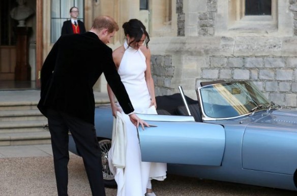 Η κατάρα της Jaguar με την οποία έφτασαν Μέγκαν και Χάρι για το γαμήλιο πάρτι... [photos+video] - Φωτογραφία 1