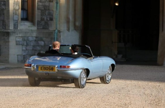 Η κατάρα της Jaguar με την οποία έφτασαν Μέγκαν και Χάρι για το γαμήλιο πάρτι... [photos+video] - Φωτογραφία 3