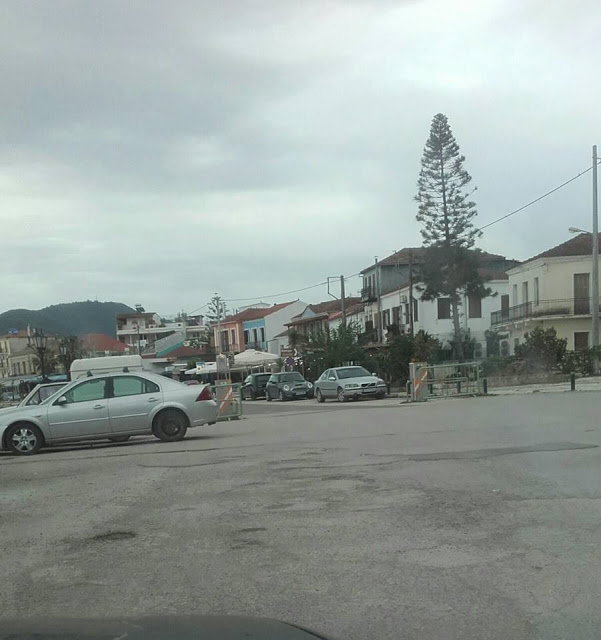 Λακκούβες και φθαρμένο οδόστρωμα στο Δημοτικό parking της ΒΟΝΙΤΣΑΣ (ΦΩΤΟ) - Φωτογραφία 6