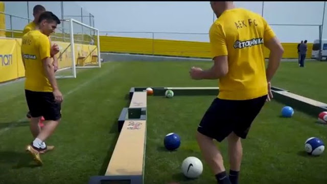 #ZiseToPodosfairo: Οι παίκτες της AEK διδάσκουν μπιλιάρδο με…μπάλες ποδοσφαίρου - Φωτογραφία 1