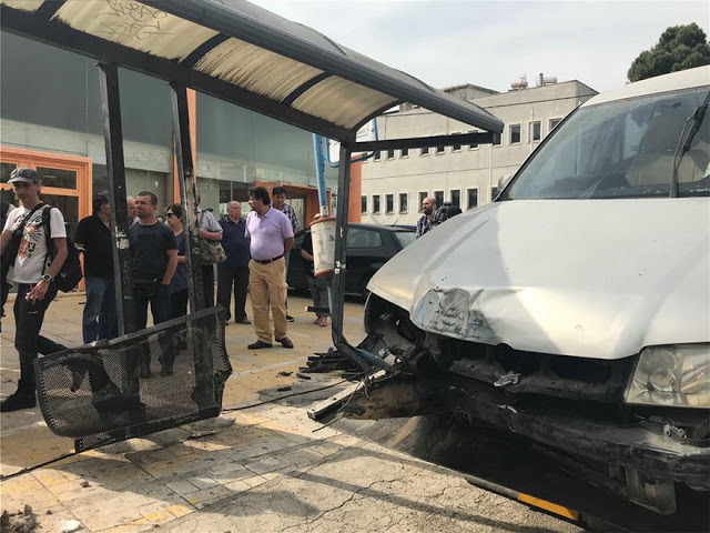 Τραγωδία στη Μεταμόρφωση: Αλβανός οδηγός έπεσε με το αυτοκίνητο του σε στάση λεωφορείου - Ένας νεκρός [Βίντεο-Εικόνες] - Φωτογραφία 2