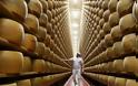 Η τράπεζα στην Ιταλία που ζητά τυριά… για εγγύηση! Στην κυριολεξία!
