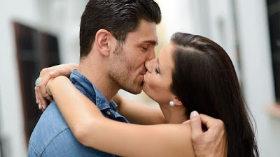5 tips για να φιλάς τέλεια - Φωτογραφία 1