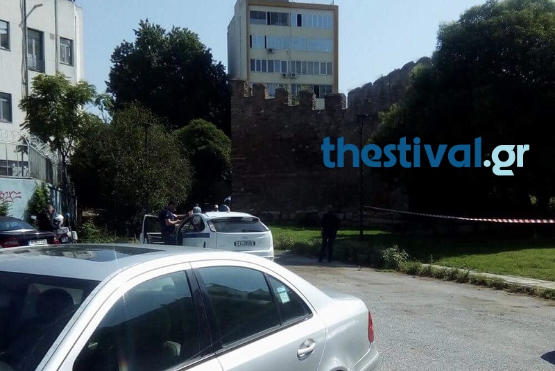 Κρεμάστηκε άντρας στο Δικαστικό Μέγαρο Θεσσαλονίκης - Φωτογραφία 2