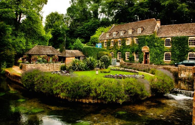 Bibury: Το πιο όμορφο και πολυφωτογραφημένο χωριό της Αγγλίας! [photos] - Φωτογραφία 1