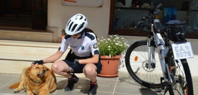 Λευκάδα: Οι ξεχωριστές… φωτογραφίες των αστυνομικών – ποδηλατών με τον συμπαθέστατο «Μακ» (ΦΩΤΟ) - Φωτογραφία 1