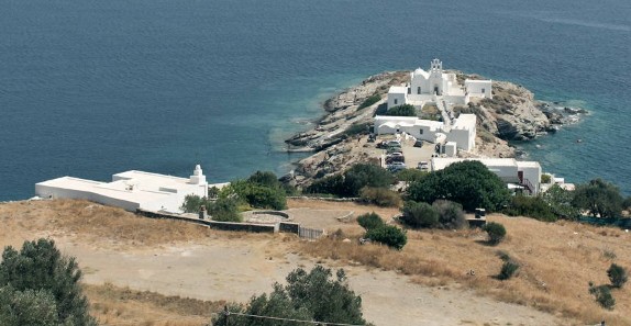 Οι θρύλοι και οι παραδόσεις για την μονή της Παναγίας της Χρυσοπηγής - Εκεί που η γη χωρίστηκε στα δύο - Φωτογραφία 3