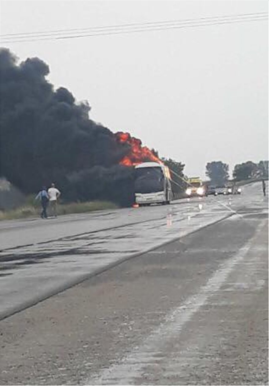 ΚΤΕΛ: Κεραυνός χτύπησε εν κινήσει λεωφορείο με 12 επιβάτες - Φωτογραφία 3