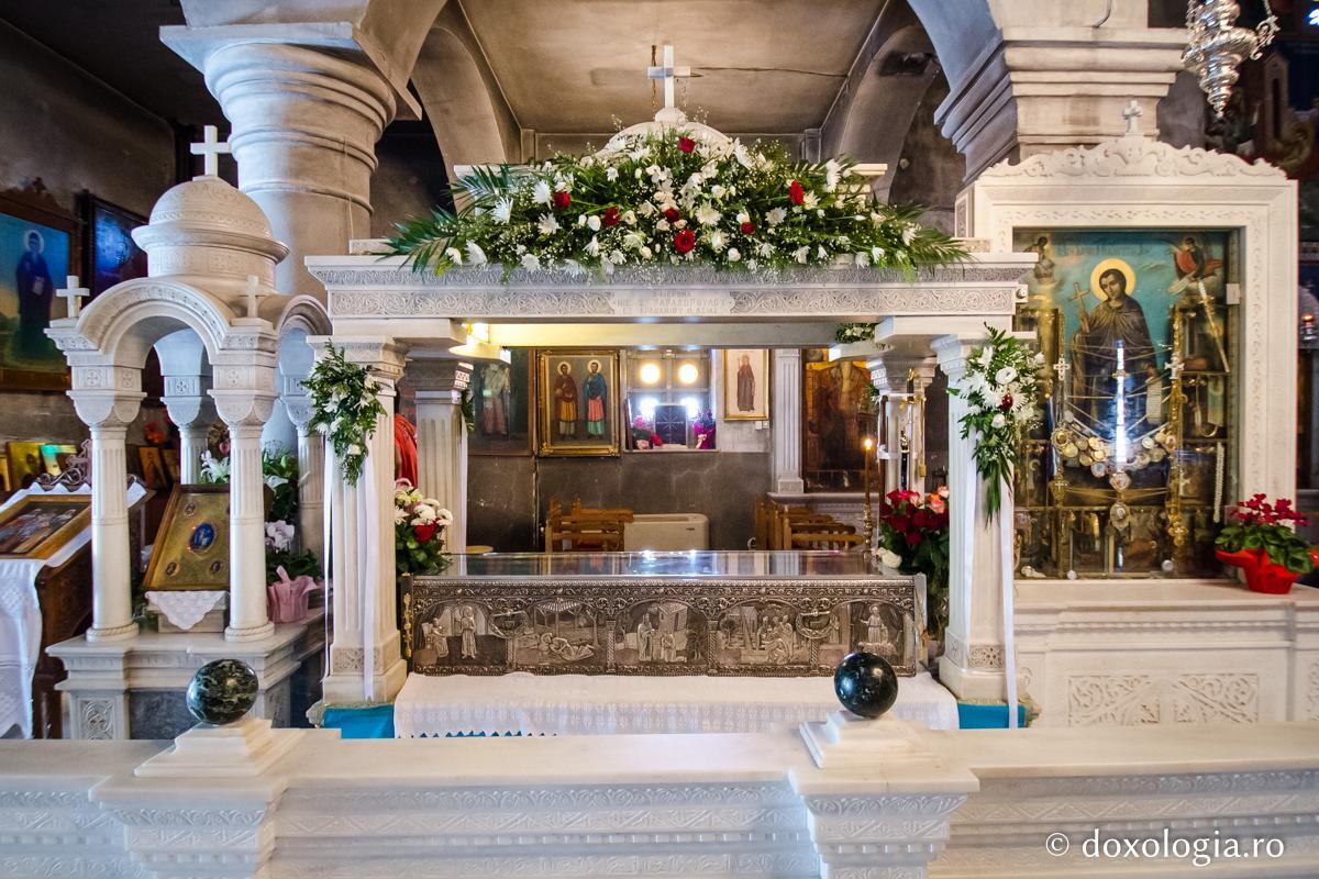 Το ιερό λείψανο του Αγίου Ιωάννου του Ρώσσου στο Προκόπι Ευβοίας (φωτογραφίες) - Φωτογραφία 1