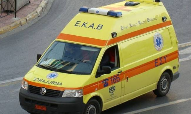 Χτύπησε διασώστες του ΕΚΑΒ στη Θεσσαλονίκη κατά την διάρκεια ανάνηψης - Φωτογραφία 1
