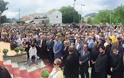 «Βούλιαξε» το Προκόπι: Χιλιάδες πιστοί υποκλίθηκαν στον «ζωντανό» Άγιο Ιωάννη τον Ρώσο! (ΦΩΤΟ) - Φωτογραφία 5