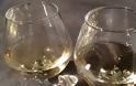 Γαλλία: Σε δημοπρασία «κίτρινο κρασί» από το 1774
