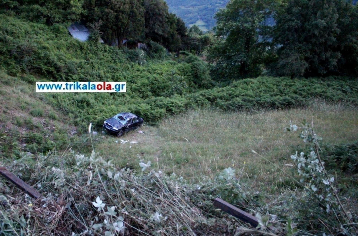 Εικόνες σοκ από το τροχαίο στα Τρίκαλα με το νεκρό βρέφος της Στρατιωτικού - ΦΩΤΟ - ΒΙΝΤΕΟ - Φωτογραφία 4