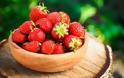 Σε ποιες παθήσεις ωφελούν οι φράουλες και ποιοι είναι οι πιθανοί κίνδυνοι από την κατανάλωσή τους; - Φωτογραφία 1