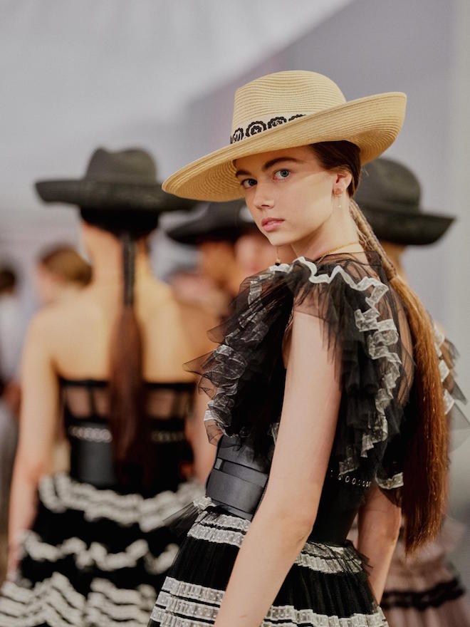 Dior Cruise 2019: Άλογα και αμαζόνες στο catwalk - Φωτογραφία 8
