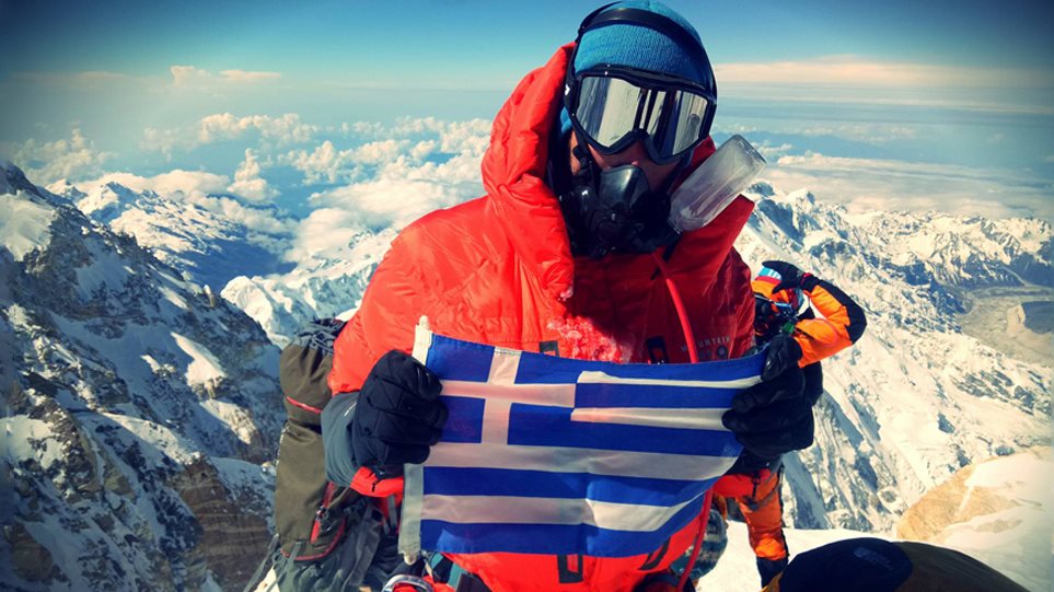 Έλληνας αστυνομικός «κατακτά» μία από τις υψηλότερες κορυφές του κόσμου στα Ιμαλάια - Φωτογραφία 1