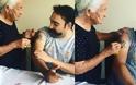 Αυτή η μάνα μόλις είδε το τατουάζ του γιου της έπαθε Σοκ - Τότε παίρνει σφουγγάρι και νερό και... γίνεται viral [video]