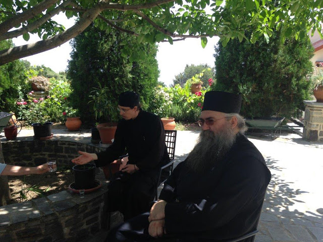 Ευλαβική επίσκεψη στον Καθηγούμενο της Ιεράς Μονής Εσφιγμένου Αρχιμ. Βαρθολομαίο στις Καρυές Αγίου Όρους - Φωτογραφία 6