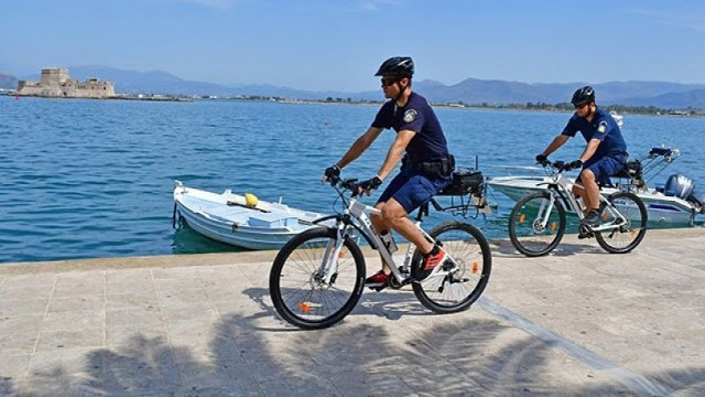 Αστυνομικοί ποδηλάτες σε 27 πόλεις της Ελλάδας [Εικόνες-Βίντεο] - Φωτογραφία 1