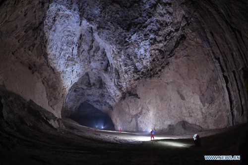 Η τεράστια σπηλιά στην Κίνα που χωράει... πυραμίδες, Boeing 747 και γήπεδα ποδοσφαίρου! - Φωτογραφία 4