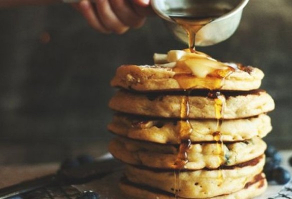 Διαιτητικά pancakes με σιρόπι σφενδάμου: Τα δοκιμάσαμε και δεν το πιστεύαμε - Φωτογραφία 1