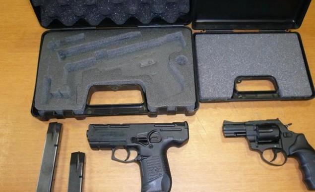 Συλλήψεις σε Βόλο και Λάρισα για παράβαση του νόμου περί όπλων - Φωτογραφία 1