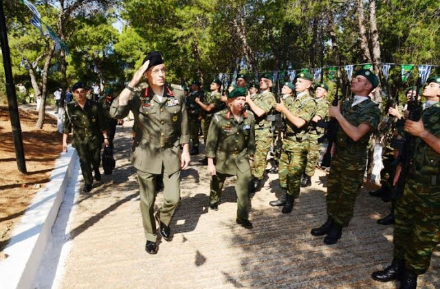 Παρουσία του Αρχηγού ΓΕΣ στο Ετήσιο Μνημόσυνο Πεσόντων Ιερολοχιτών και Καταδρομέων στο Καβούρι Αττικής - Φωτογραφία 2