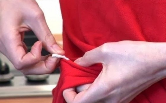 Πώς να αφαιρέσετε κόλλα και τσίχλα από τα ρούχα σας - Φωτογραφία 1