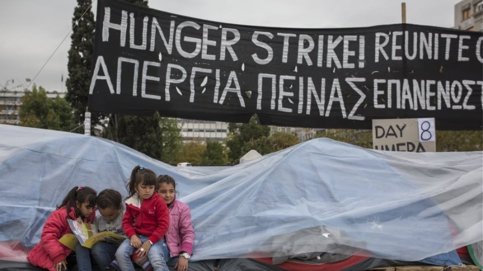 Spiegel: Η γραφειοκρατική τρέλα στην Ελλάδα αφήνει απροστάτευτα 2 στα 3 ασυνόδευτα προσφυγόπουλα - Φωτογραφία 1