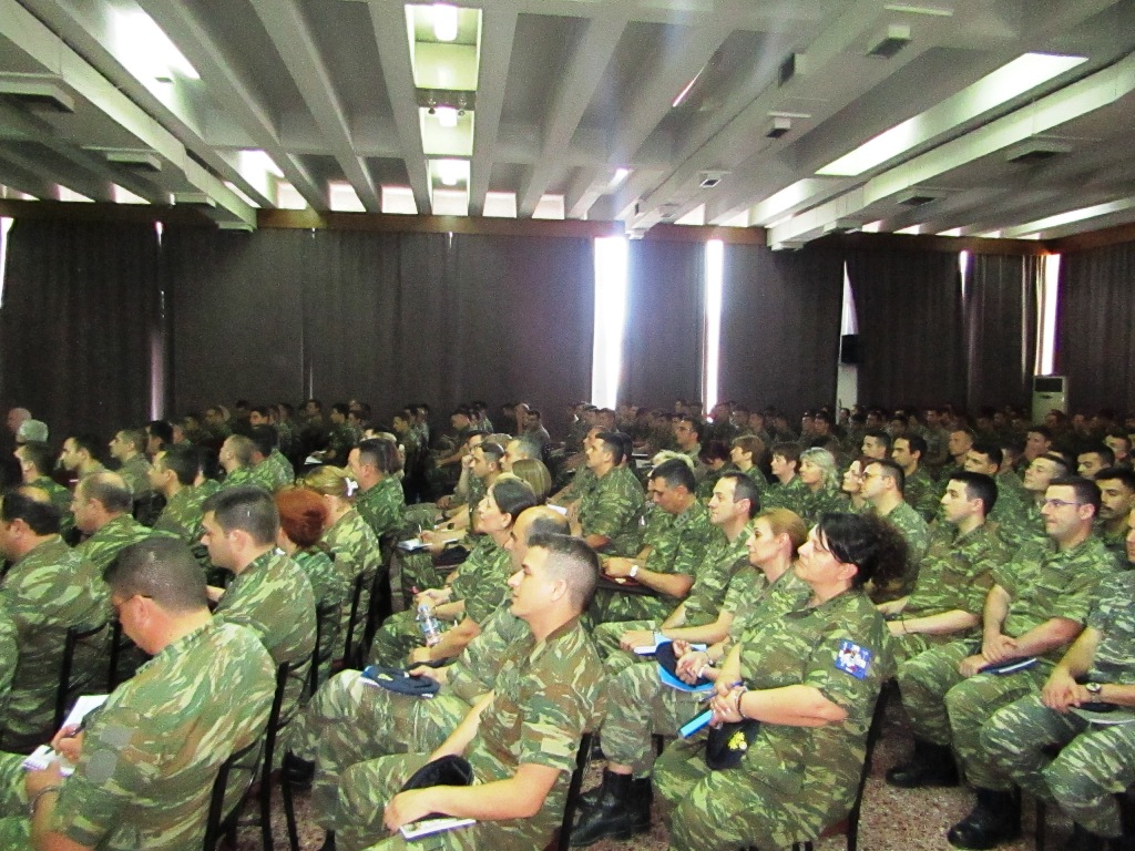 Ομιλία Α/ΓΕΣ σε εκπαιδευόμενους Αξιωματικούς στη ΣΠΖ (6 ΦΩΤΟ) - Φωτογραφία 4