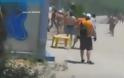 Βίντεο:Συμπλοκή μεταξύ αλλοδαπών σε παραλία του Π.Φαλήρου - Τρέχαν να γλυτώσουν οι λουόμενοι