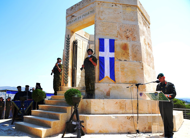 Στο μνημόσυνο των πεσόντων καταδρομέων στο Καβούρι ο αρχηγός ΓΕΣ - Φωτογραφία 4