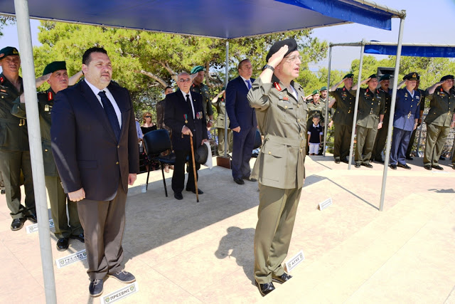 Στο μνημόσυνο των πεσόντων καταδρομέων στο Καβούρι ο αρχηγός ΓΕΣ - Φωτογραφία 5