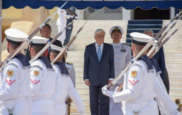 Φωτό από την Επίσκεψη του Προέδρου της Ελληνικής Δημοκρατίας κ. Προκόπη Παυλόπουλου στο ΥΠΕΘΑ - Φωτογραφία 14