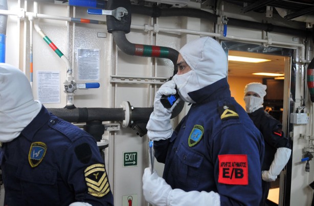 Γιατί στις ασκήσεις με πολεμικά πλοία και υποβρύχια φοράνε μάσκες και γάντια - Οι εικόνες από τις ασκήσεις του Πολεμικού Ναυτικού εντυπωσιάζουν - Φωτογραφία 3