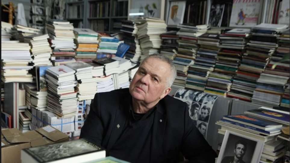 Το συγκινητικό «αντίο» του εκδότη Γιώργου Χρονά στην Μάνια Τεγοπούλου - Φωτογραφία 1