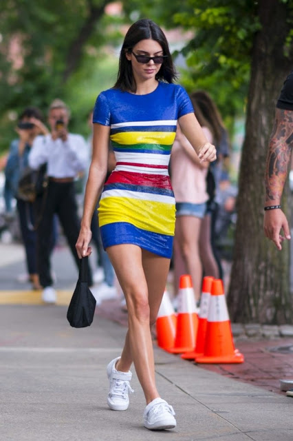 H colorful εμφάνιση της Kendall Jenner με δημιουργία Ralph Lauren που θα λατρέψεις! - Φωτογραφία 4