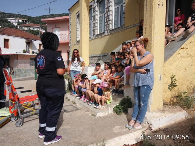 Παρουσίαση πρώτων βοηθειών από το ΕΚΑΒ Αγρινίου στο Δημοτικό Σχολείο ΑΕΤΟΥ Ξηρομέρου - Φωτογραφία 1