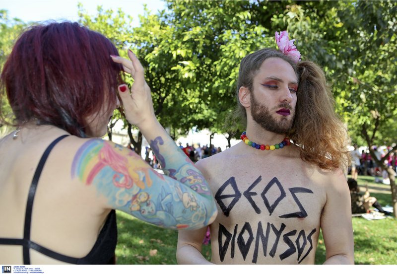 «Αλλόκοτες» εικόνες «ομοφυλοφιλικής υπερηφάνειας» στο Σύνταγμα #Athens Pride - Φωτογραφία 6