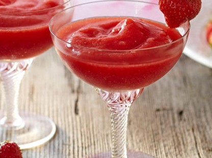 Η πιο εύκολη συνταγή για το πιο υπέροχο Daiquiri φράουλα! - Φωτογραφία 1