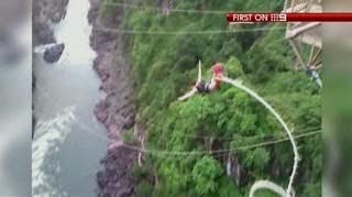 Συγκλονιστικό βίντεο: Τι γίνεται όταν κοπεί το σχοινί στο Bungee Jumping; - Φωτογραφία 1