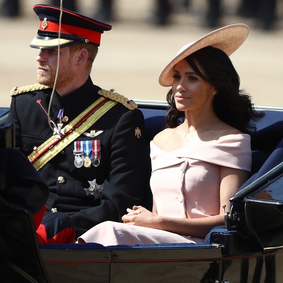 Meghan Markle: Η πρώτη της εμφάνιση στο μπαλκόνι του Buckingham! - Φωτογραφία 7