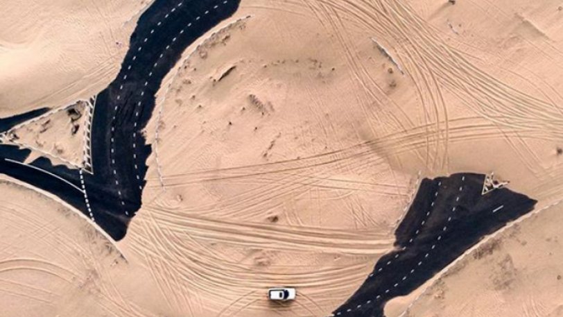 Η έρημος στο Ντουμπάι «αντεπιτίθεται» και σαρώνει - Φωτογραφία 1