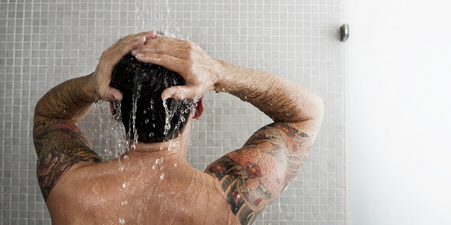 Αυτή η συνήθειά σου στο μπάνιο μπορεί να ευνοεί την τριχόπτωση! - Φωτογραφία 2