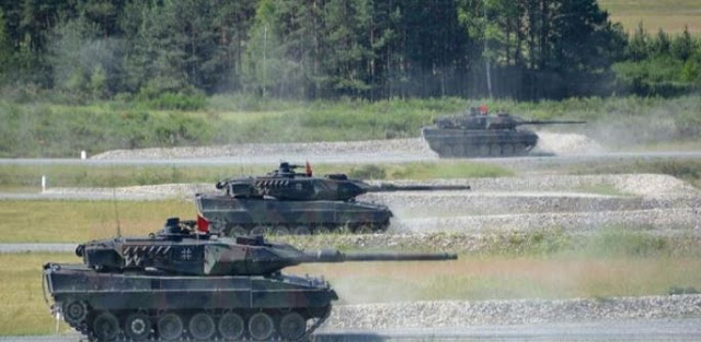 Ηχηρό μήνυμα του ΝΑΤΟ προς την Ρωσία μέσα από την μεγάλη αρματομαχία - Φωτογραφία 1