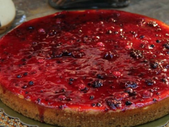 Κέικ με γιαούρτι, αποξηραμένα cranberries και μαρμελάδα φράουλα - Φωτογραφία 1