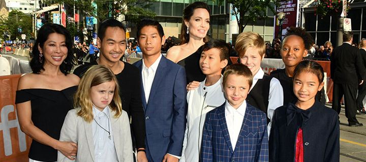 Η Angelina Jolie κινδυνεύει να χάσει την επιμέλεια και τη κηδεμονία των παιδιών! - Φωτογραφία 1