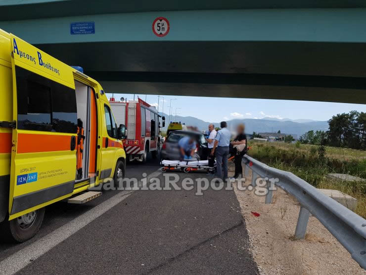 Λαμία: Από θαύμα γλύτωσαν δύο γυναίκες σε τροχαίο στην Εθνική Οδό [photos] - Φωτογραφία 5